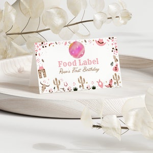 Cartões de barraca de comida de aniversário de meu primeiro rodeio, etiquetas de nome de aniversário de disco cowgirl, cartões de assento de mesa de decoração ocidental, cartões de assento