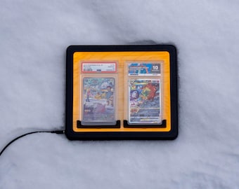 LED wall mount for trading cards, 2 cards, handcrafted wooden wall, USB-C, modular system for cards & slabs