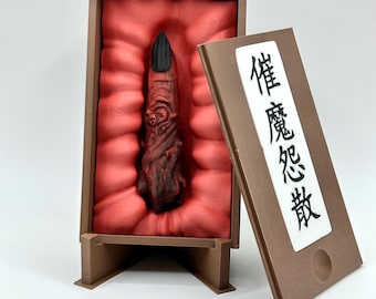 Réplica del dedo Sukuna - Accesorio de Jujutsu Kaisen en caja con soporte
