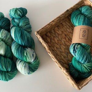 Malachite Trials V1/V2 OOAK - 100g Hand Dyed Merino Yarn - 4 ply / Sock or DK - Green Blue Teal Turquoise Speckled