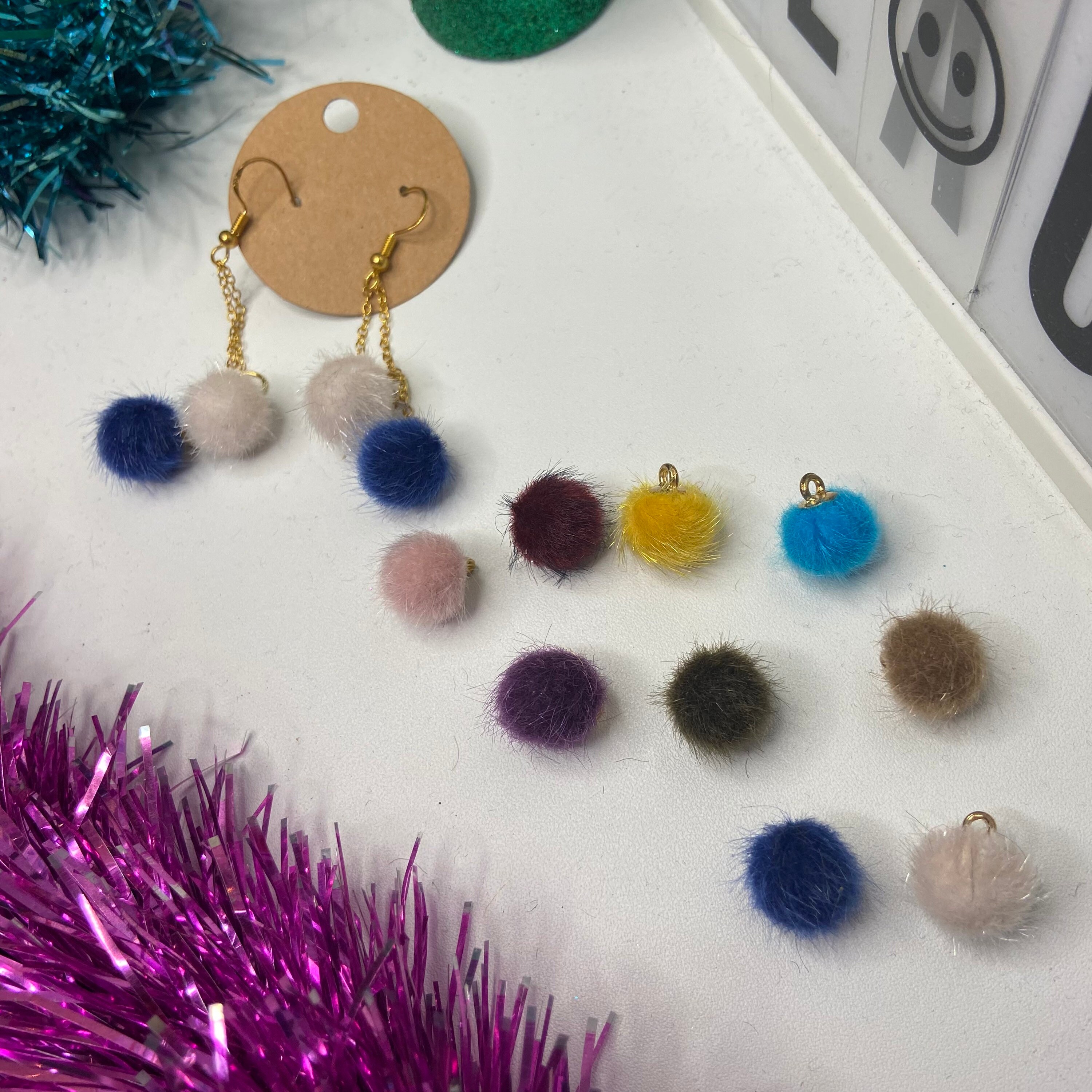 Coiris Orecchini Con Pompon In Finta Pelliccia, A Cuore E Palline, Colorati E Leggeri, Per Donna - Regalo Originale