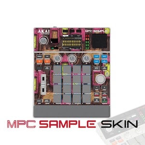 Może przedstawiać: Kontroler produkcji muzycznej Akai Professional MPC Sample z żywą różowo-brązową grafiką na obudowie. Urządzenie posiada centralną siatkę szesnastu szarych padów, cyfrowy wyświetlacz, liczne pokrętła oraz przyciski sterujące.