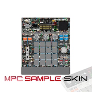 Puede incluir: Una funda para Akai Professional MPC Sample con un patrón de cables de sintetizador modular. El diseño incluye una rejilla central de dieciséis pads grises, varios mandos de control, una pantalla digital y el texto MPC SAMPLE.