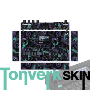 Pode incluir: Uma skin para sintetizador Elektron Tonverk com um padrão espacial escuro de motivos circulares em tons de roxo e turquesa. O design inclui um ecrã central, numerosos botões pretos e portas de entrada, tudo com a marca Tonverk visível.