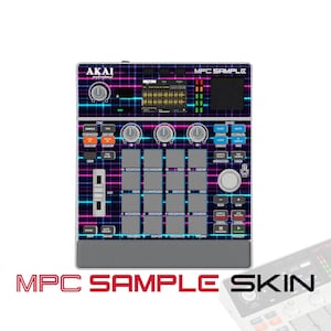 Puede incluir: Un controlador de producción musical Akai Professional MPC Sample con un patrón de cuadrícula vibrante de líneas horizontales y verticales en azul neón y rosa. El dispositivo incluye una pantalla central, dieciséis pads grises, varios mandos, un deslizador y varios botones de función con texto.