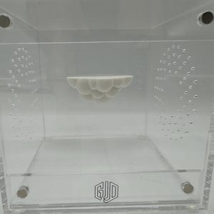 Magnetic cloud ledge *built in magnet*