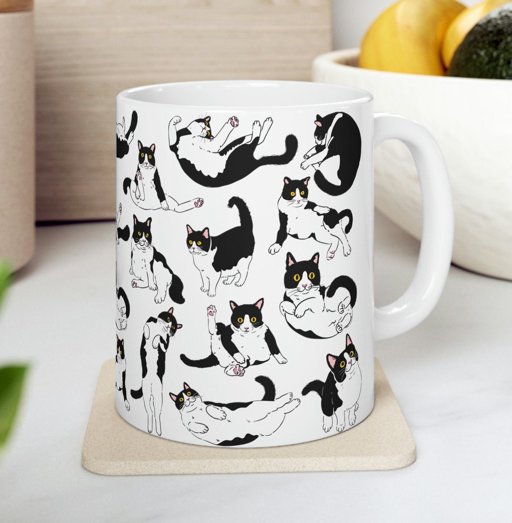 Schwarz / weiß Tuxedo Katze Kaffeebecher 11 Unzen und 15 Unzen Katzentassen Tuxedo Katze Geschenk für Smoking Katzengeschenke Schwarzweiss-Katzenbecher Smoking Custom Becher