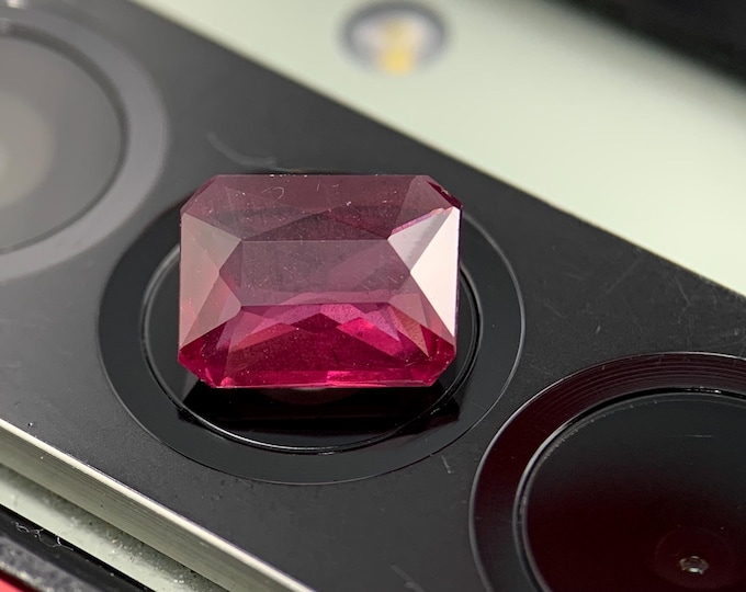 2.59ct. Natural Rhodolite Garnet | Madagascar | 8.8x6.8x4.0 | top color SI1 | untreated gemstone | natural rhodolite garnet #1093