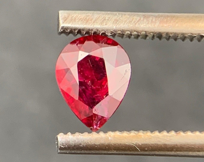 0.39ct. Natural Ruby | natürlicher Rubin | Tansania | 5.2x4.0 | Edelstein | unbehandelt | gemstone | jewelry | gem | collector stone #1022