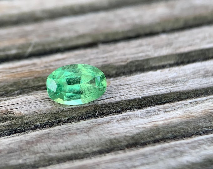 0.45ct. Natural Green Tsavorite Garnet/ Tsavorite Tanzania 5.8x4.0 mm #2147