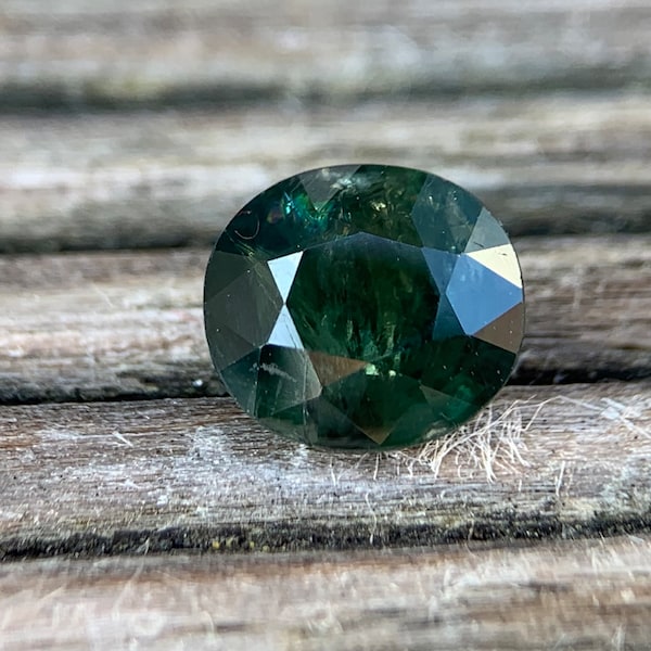 2.18 ct Green Sapphire- Grüner Saphir  Australien oval cut  loose natural gemstone mineral stone jewellery art collector stone Heated