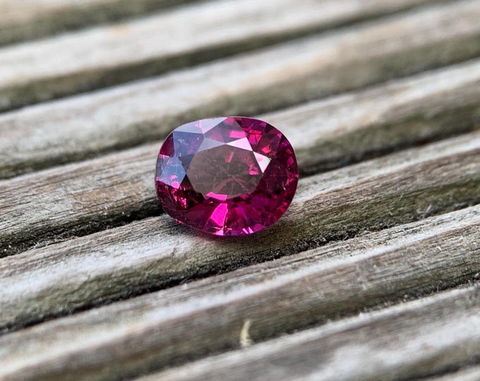 1.11 ct. Natural Rhodolite Garnet | Genuine rhodolite garnet | Africa | natural gemstone | gem | oval gemstone | jewelry #1134