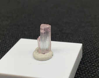 NR334 Tourmaline 2,37ct 11,2x4,7 mm Pierre brute Afghanistan Facette Tourmaline brute Facettage Cristal minéral brut Pierre de guérison Collection Paprok