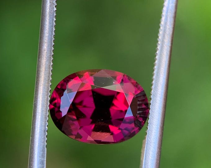 2.37 ct. Natural Rhodolite Garnet | Tanzania | Genuine Rhodolite Garnet | 8.4 x 6.4 ct. Exceptional Natural Gemstone | Jewelry | Gemstone #1934