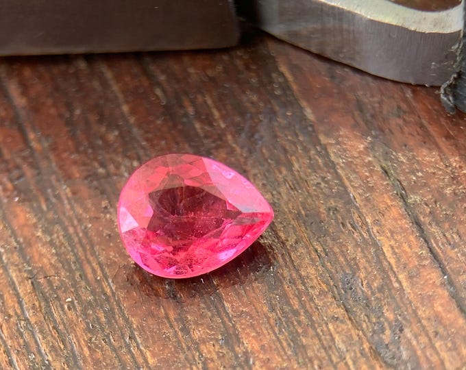 0.94ct Vibrant PINK SPINEL| natural pink Jedi spinel | VVS Pear cut | Glc report Tanzania | Gemstone | jewelry | gemstone | gem #1470