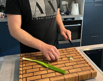 Tagliere in legno di testa, motivo mattone, rovere / Realizzato su misura nelle dimensioni desiderate, nessun problema / Legno robusto / Fatto a mano / Attira l'attenzione