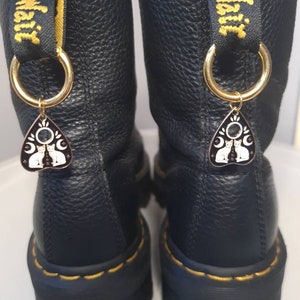 Anhänger aus Planchette / Boot