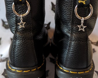 Assorted-colour star boot charms