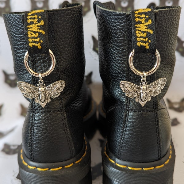 Pendentifs argentés pour bottines anti-mites