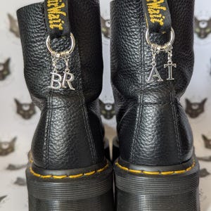 Dijes de plata para botas BRAT