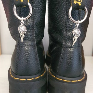 Bootbedels met vogelschedel