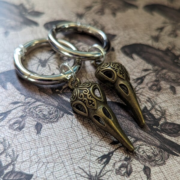 New: bronze raven skull boot charms