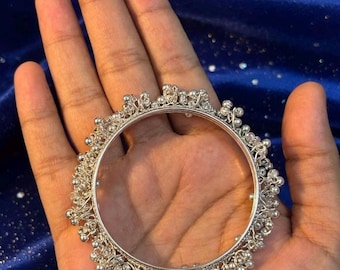 Conjunto de brazaletes de plata oxidada: pulsera de filigrana con cuentas intrincadas, joyería tradicional india para bodas.