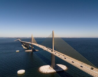 Impression sur toile Sunshine Skyway Bridge : oeuvre d'art murale emblématique de Tampa Bay