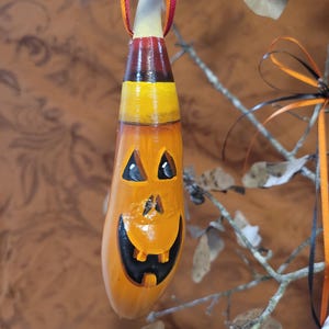Halloween Pumpkin Jack O&#39;Lantern Hand Painted Gourd Ornament