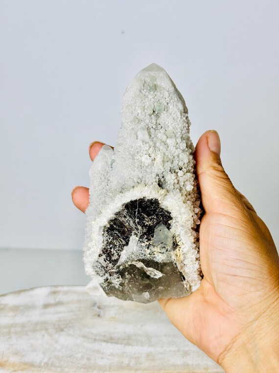 内モンゴル産　クォーツ共生「フォレストグリーン」「モスグリーン」フローライト 内モンゴル産クォーツ共生「フォレストグリーン」「モスグリーン