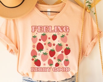 Feeling Berry Good camisa retro con estampado de fresa, camisa de fresa, ropa Cottagecore, camisa botánica, ropa estética, camisa Cottage Core