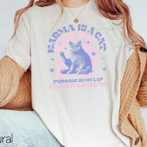 Karma es una camisa de gato, camiseta de amante de los gatos, camiseta de gatito, merchandising lírico, camiseta de regalo de amante de los gatos, traje de merchandising, camisa de amante de los animales, camiseta de Karma, camisetas de mujer