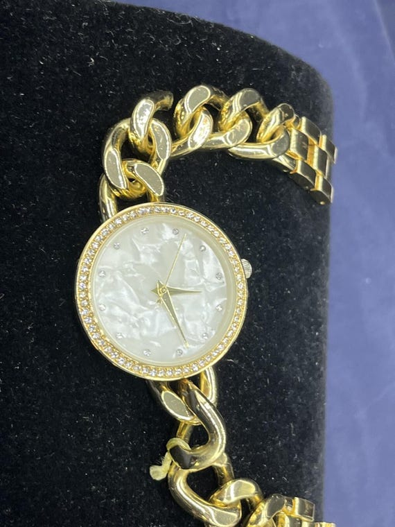 Rhinestone Decor Round Pointer Quartz Watch - image 2