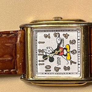 Vintage Lorus Mickey Mouse Tank Watch | Square-Dial Lorus V811-5370 R0 Watch