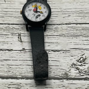 Lorus Disney Mickey V811-0070 Quartz Analog Ladies Watch