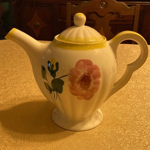 Absolutely Mint Blue Ridge "Wrinkled Rose" Colonial Teapot with lid