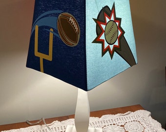 Sportlampe: Football, Baseball, Basketball, Fußball-Thema