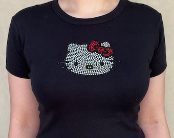 Hello Kitty Rhinestone Crop Top, Regalo de cumpleaños de Hello Kitty, Camisa Hello Kitty Rhinestone, Camiseta Sanrio, Hello Kitty Crop Top