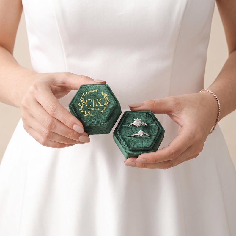 Scatola per fedi nuziali personalizzata, scatola per fedi in velluto per fidanzamento, portafedi per proposta di matrimonio, portafedi nuziali, regalo di nozze per cerimonia immagine 8