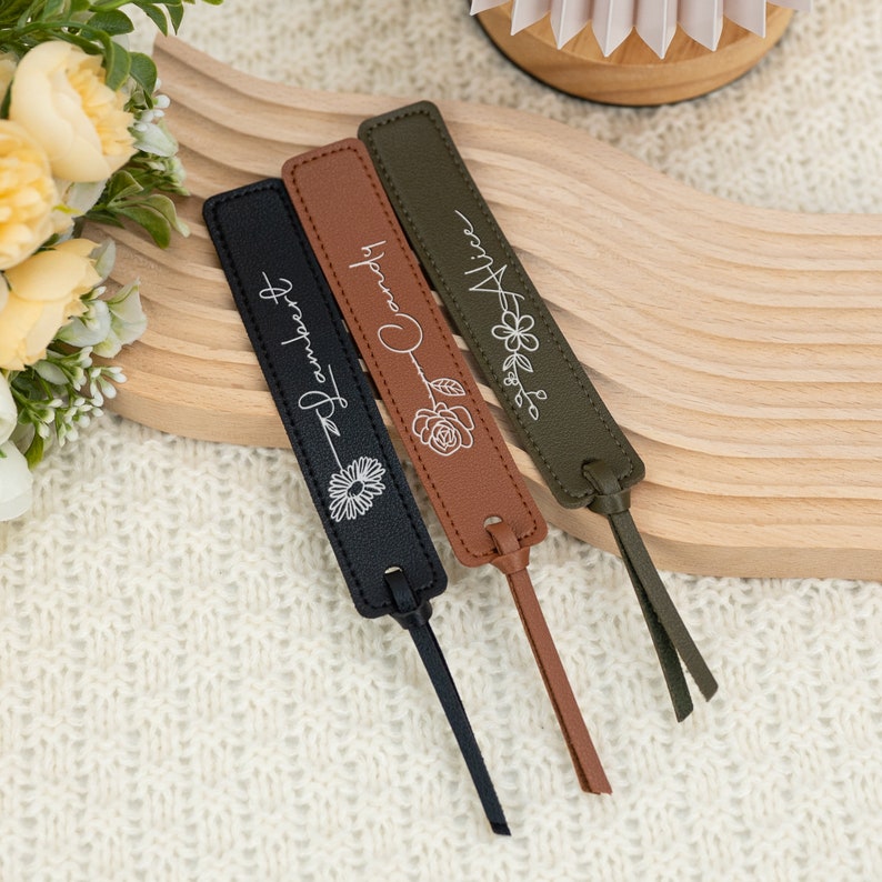 Leather Floral Bookmark, Personalized Birthflower Bookmark, Gift for women, Book Lover Gift, PU Leather Bookmark, Birthday Gift for Her/Mama zdjęcie 3