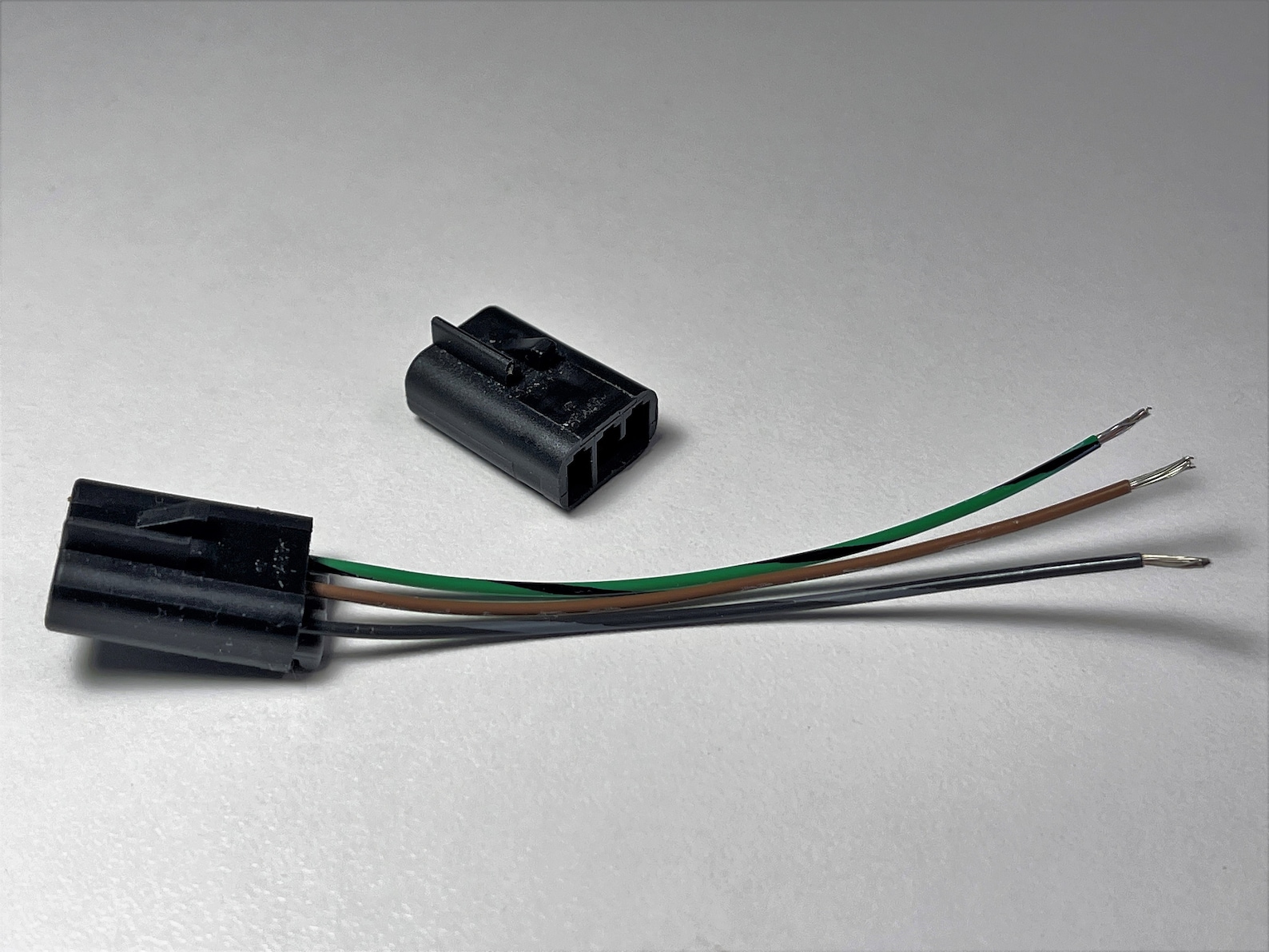 2 Replacement Plug Connectors for Dodge Ram Puddle or Courtesy Lamp