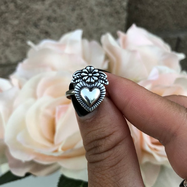 Frida silver sacred heart ring/925 sterling silver ring/ Stackable ring/ Detailed heart ring/ Non tarnish ring/ For her/  Religious ring