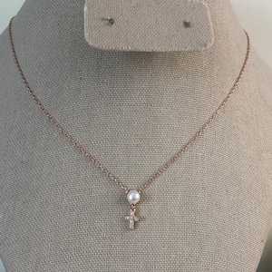 Mini cross rose gold necklace/Sterling silver cross necklace/925 Mini cross and pearl chain/Mother&#39;s day gift/Religious dainty necklace