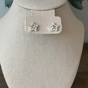 Star earrings/ Sparkly zirconia stone studs/ Sterling silver shining star earrings/ Everyday wear earrings/ Star shaped push back earrings