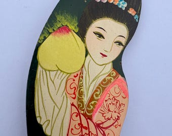 Antique Japanese Meiji Period Hand-Painted Hair Comb c.1890 – Figural Wooden Comb with Horn Teeth