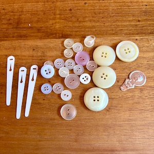 Vintage buttons assortment vintage haberdashery rimmed buttons