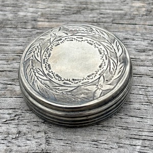 1928 Compact - Etsy