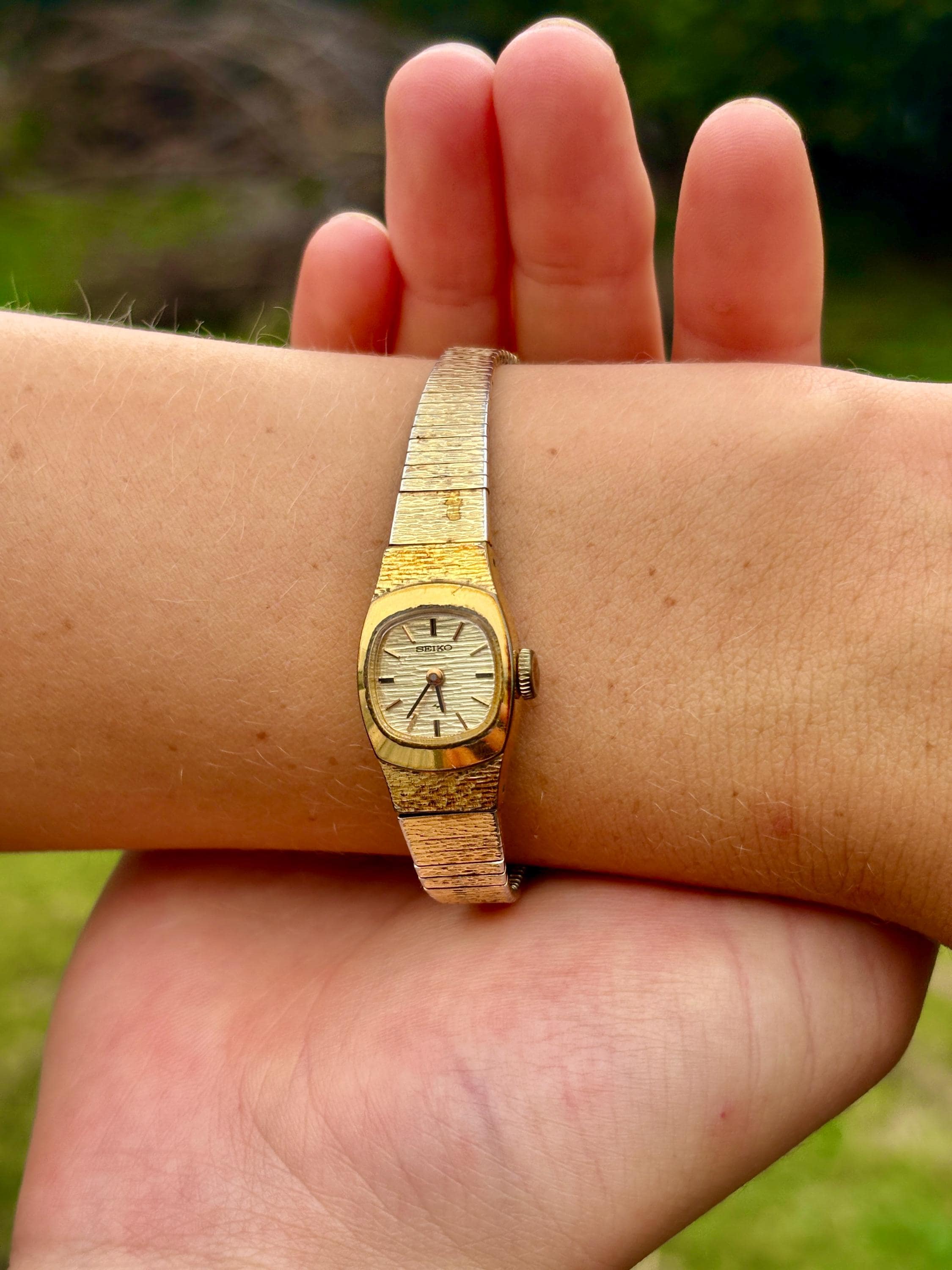 Vintage 1970s SEIKO Ladies Gold Watch Dainty Slim Petite 