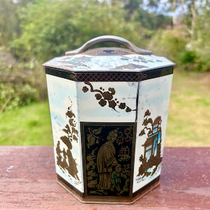 Vintage Peek, Frean Octagonal Biscuit Tin. Lovely Stylised Oriental Scenes in Vibrant Colours. Circa 1960s
