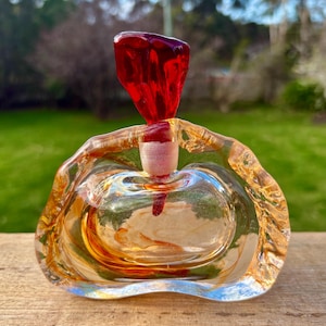 Vintage Mid-Century Art Glass Perfume Bottle with Red Stopper – Sculptural “Pregnant” Form, collectible art glass, lovely gift.